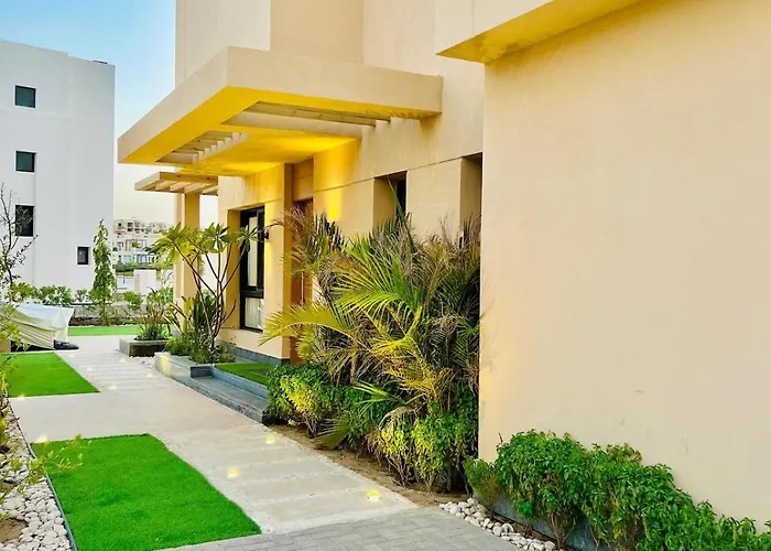 Luxury With Private Pool Oasis Gurdaka