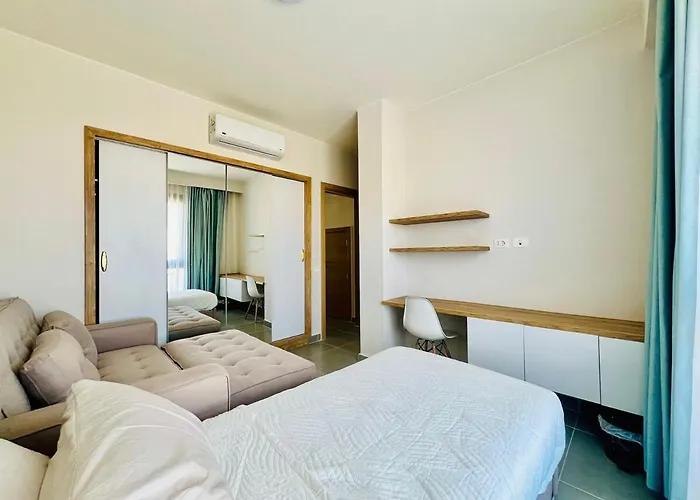Luxury With Private Pool Oasis * Gurdaka